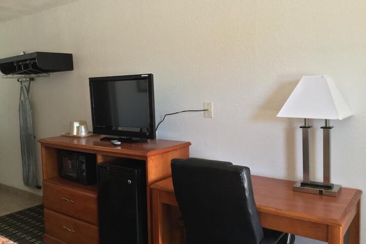 Room 6 of 32