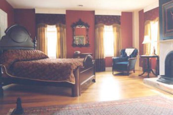 Monier Manor