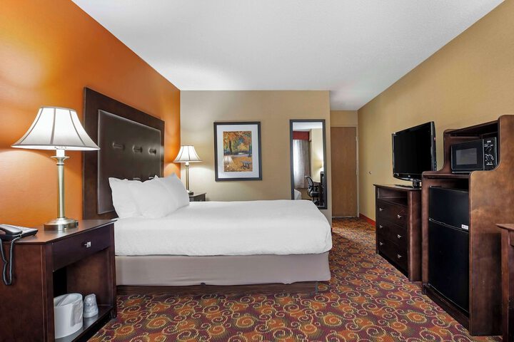 Room 35 of 48