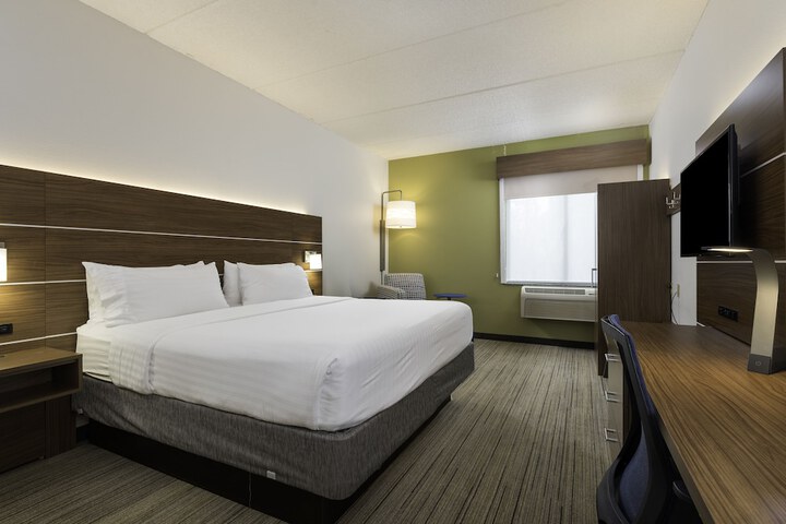 Room 13 of 24