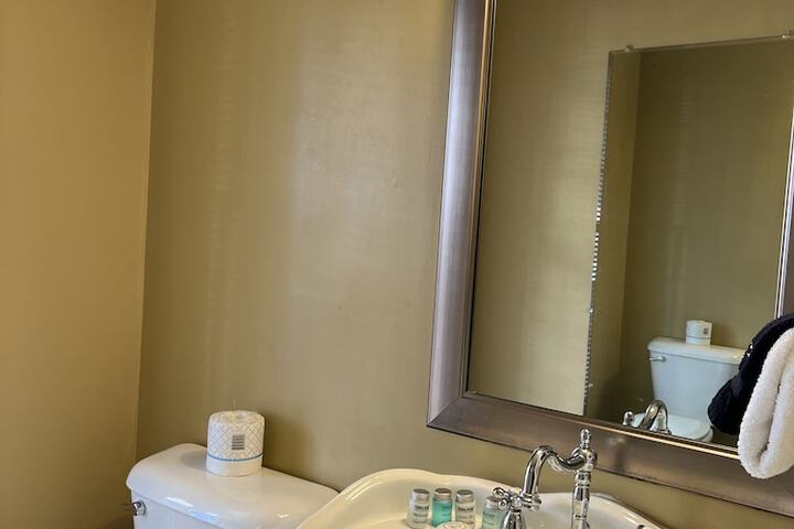 Room 14 of 121