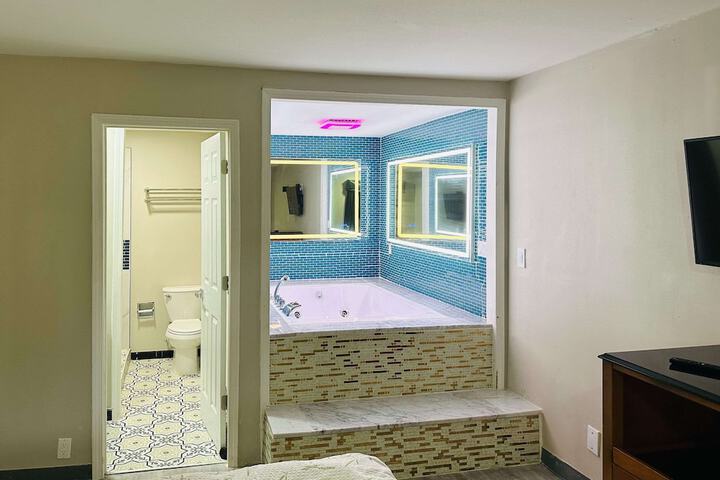 Room 19 of 36