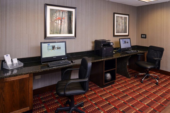 Business Center 32 of 34