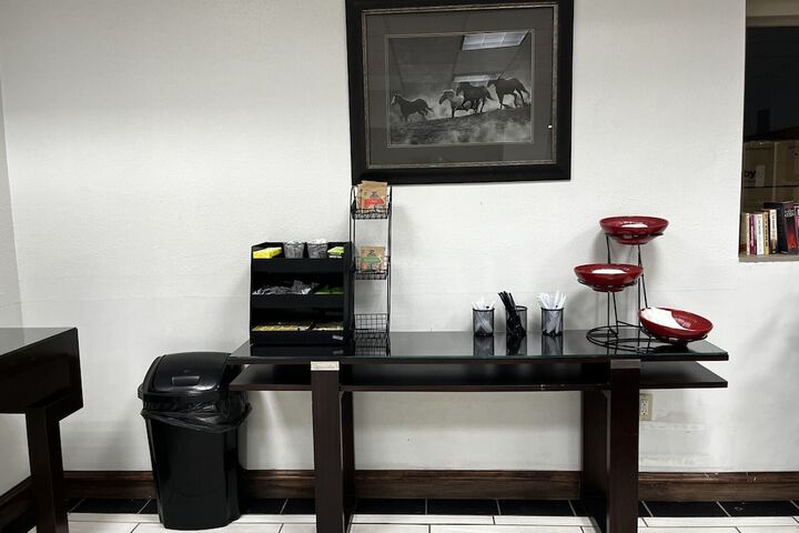 Breakfast/Coffee Service 24 of 27