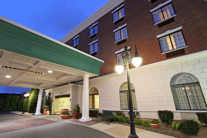 Hotel 2 of 73