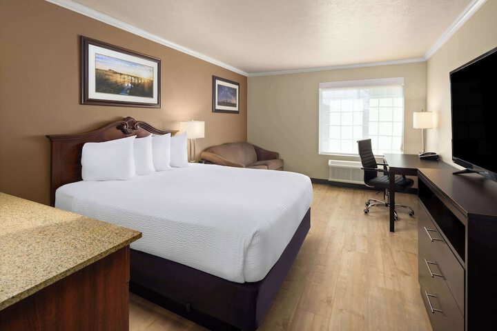 Ramada by Wyndham Moses Lake