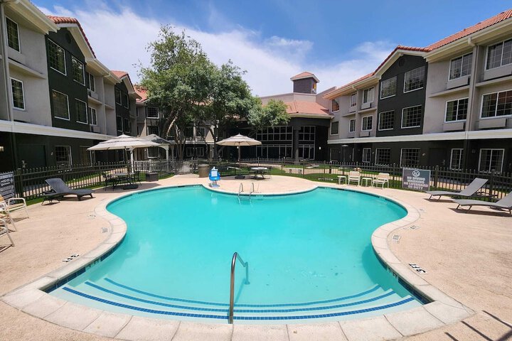 Pool 12 of 40