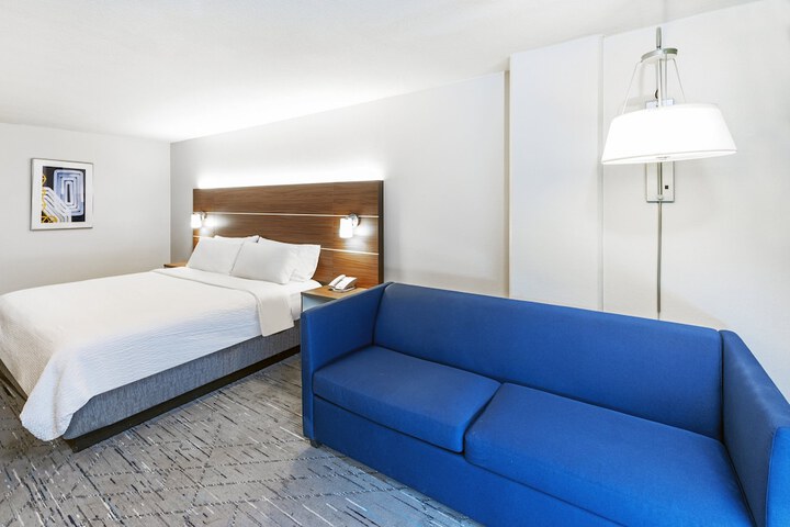 Room 25 of 41
