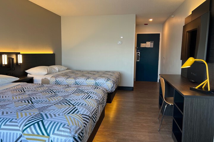 Room 15 of 28