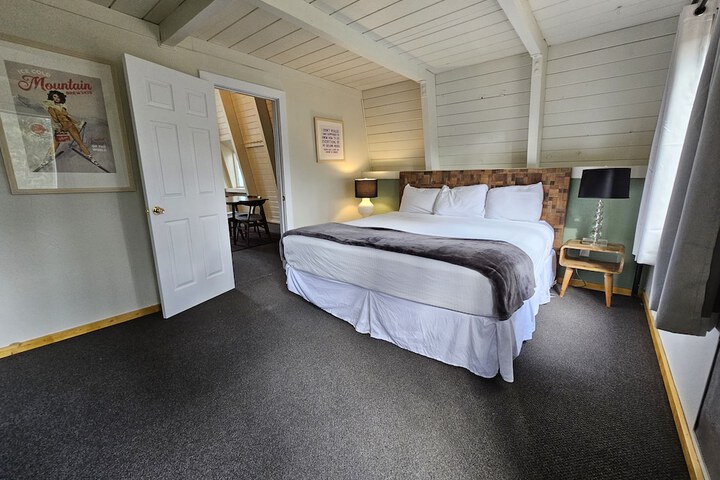 Room 34 of 126