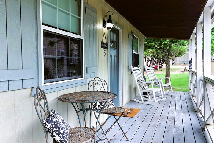 The Alexander at Creek Road