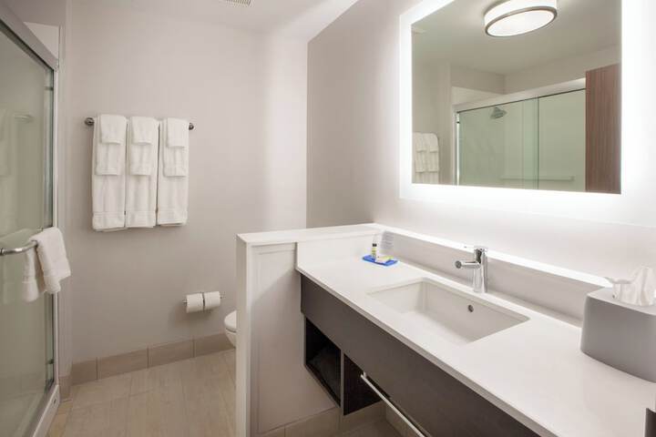 Holiday Inn Express Minneapolis West Plymouth by IHG