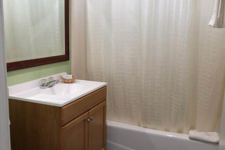 Room 10 of 27