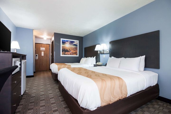 Room 32 of 38