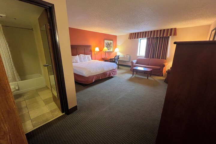 Room 16 of 36