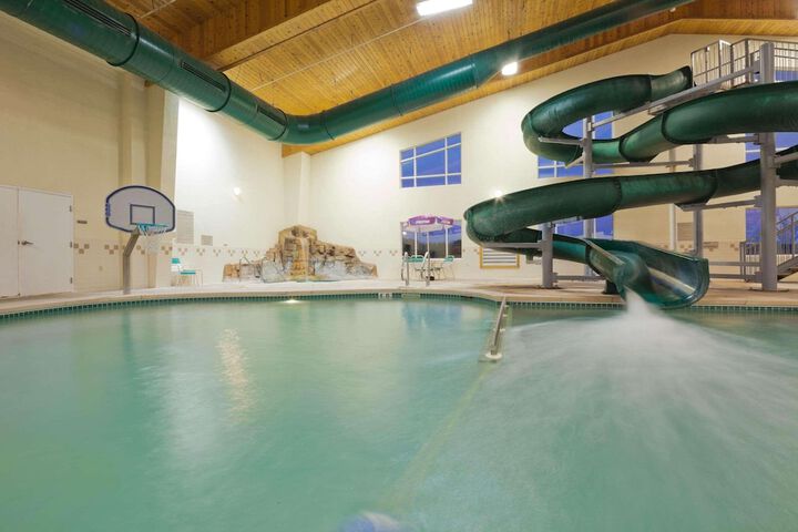 Pool 4 of 28