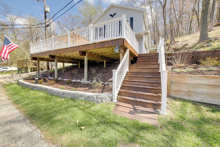 Big Pine Island Lake Cottage w / Boat Dock & Kayaks