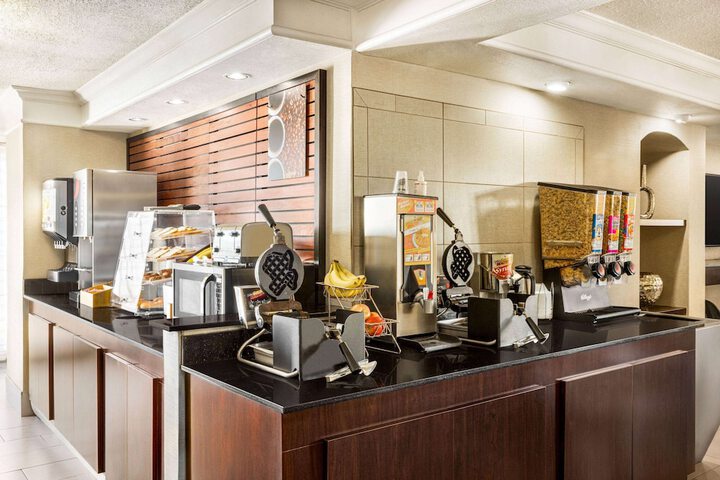 Breakfast/Coffee Service 32 of 32