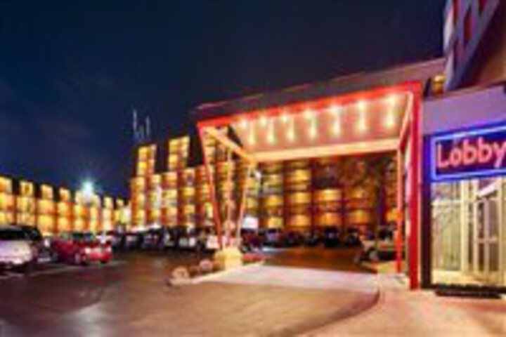 WYNDHAM GARDEN NIAGARA FALLS FALLSVIEW (