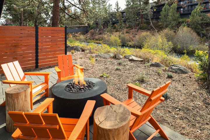 Riverhouse Lodge