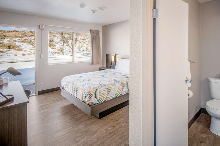 Room 32 of 32