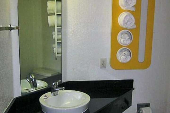 Room 18 of 27