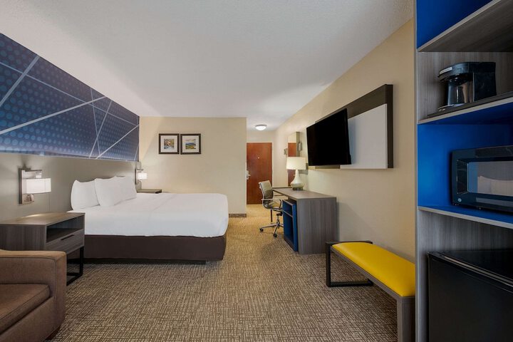 Room 25 of 35