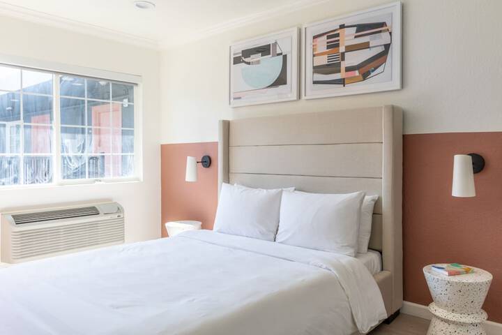 Room 18 of 68