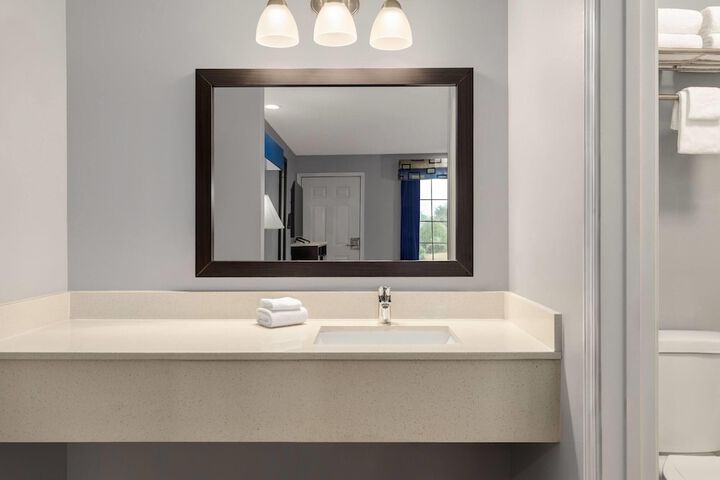 Baymont by Wyndham Albany at Albany Mall