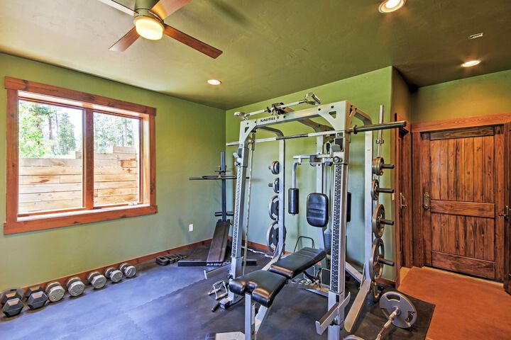 Tabernash Retreat w / Hot Tub & Stunning Mtn Views!