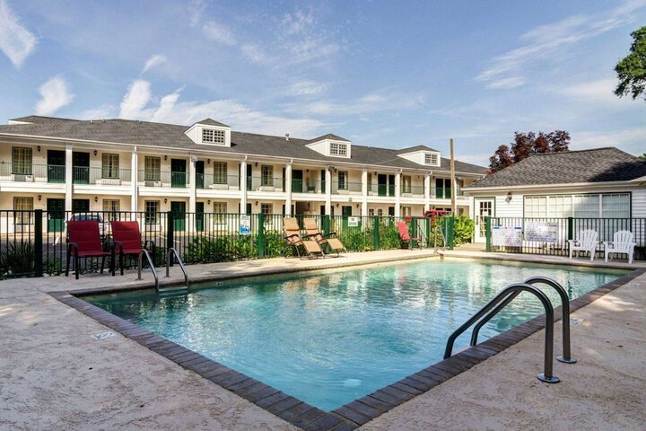 Pool 6 of 29