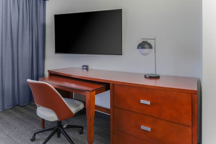 Room 22 of 39