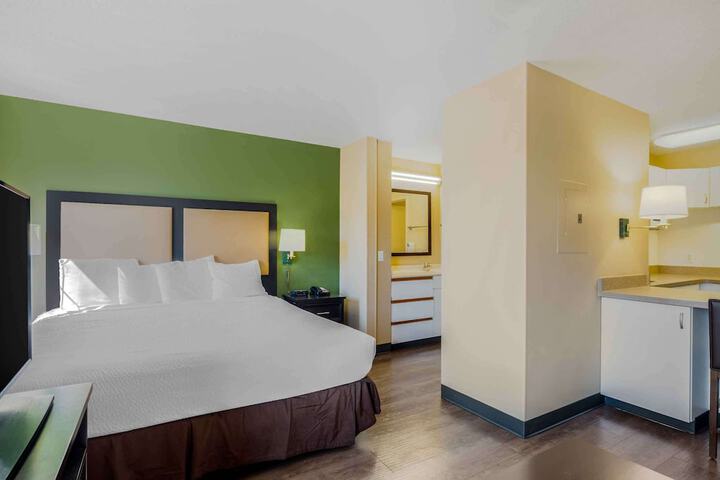 Room 10 of 31