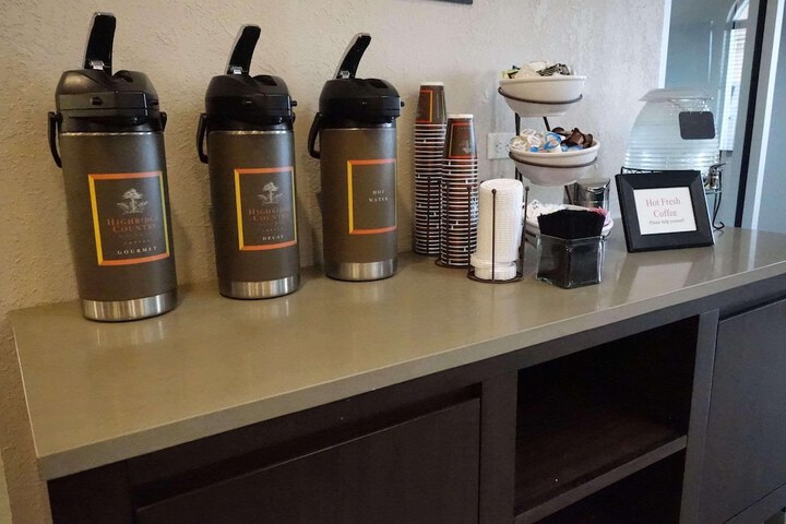 Breakfast/Coffee Service 14 of 17