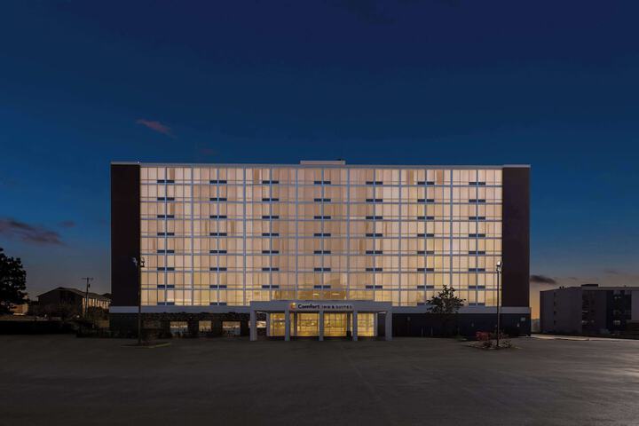 Comfort Inn & Suites Omaha Central