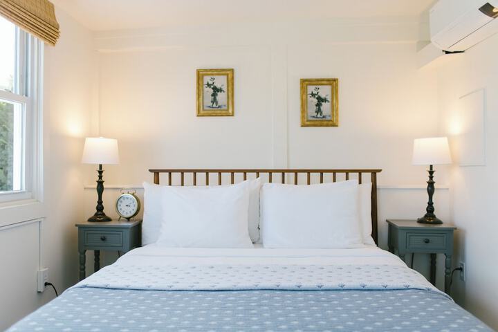 Room 48 of 106