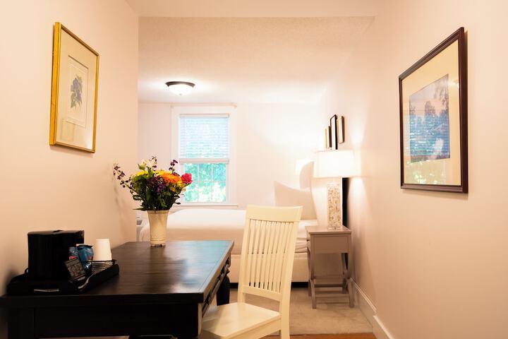 Room 15 of 77