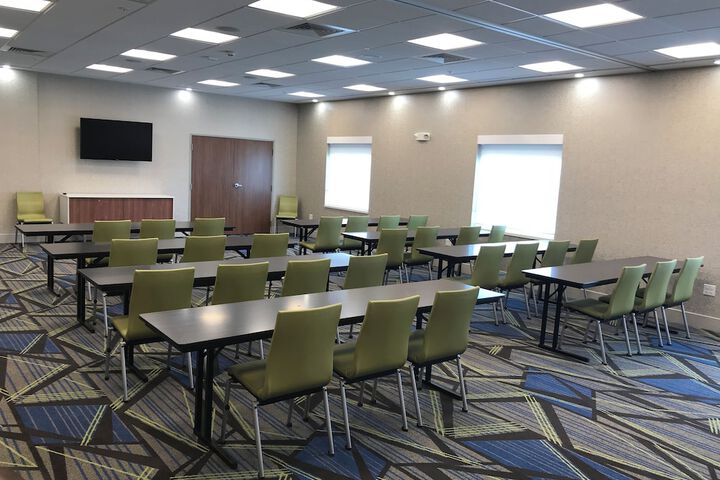 Holiday Inn Express & Suites Hannibal - Medical Center by IHG