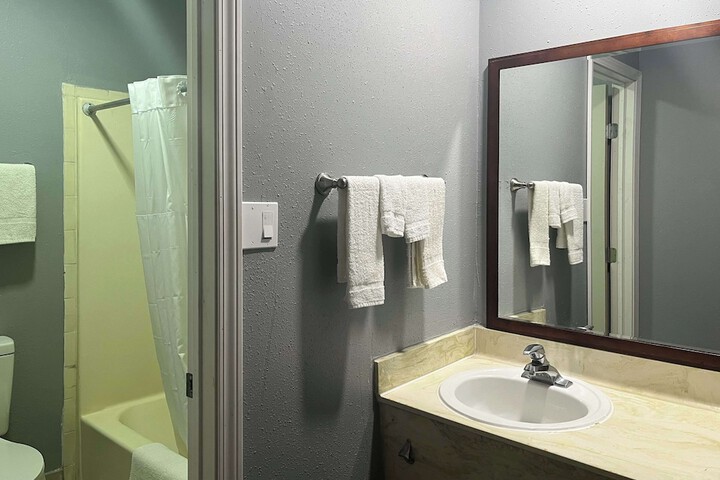 Room 3 of 11