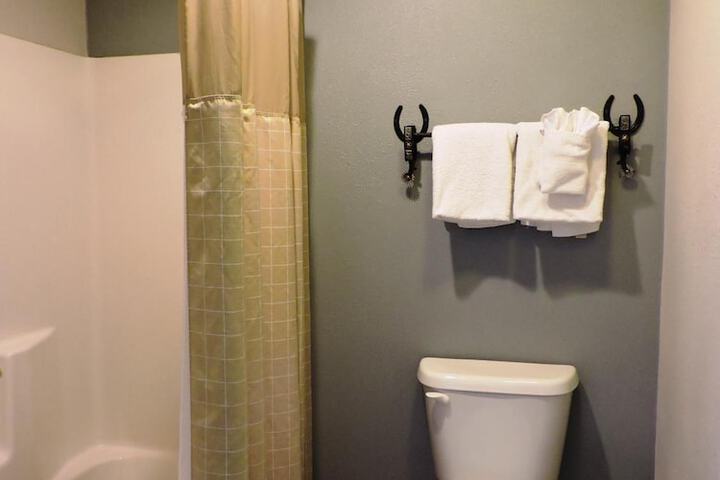 Room 15 of 16