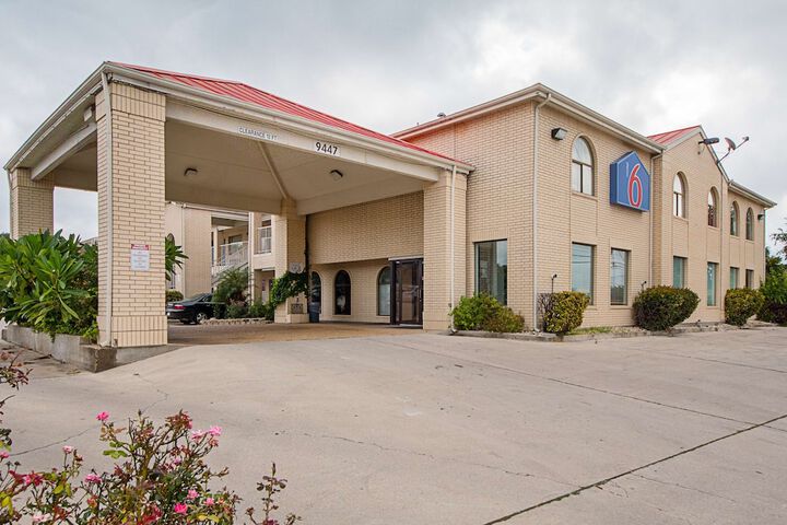 Hotel 4 of 35