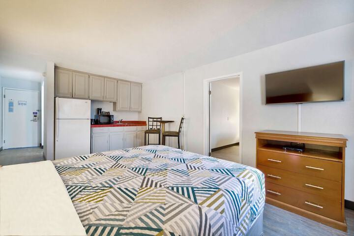 Room 33 of 34