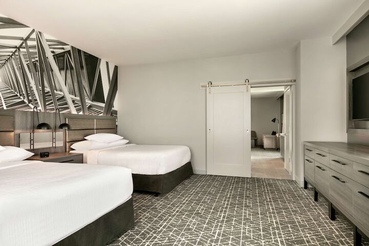 Room 10 of 48