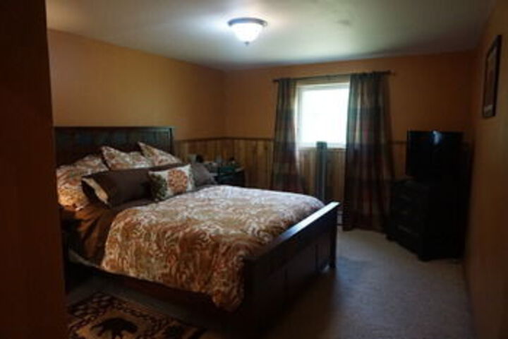 Fairbanks Moose Manor B & B