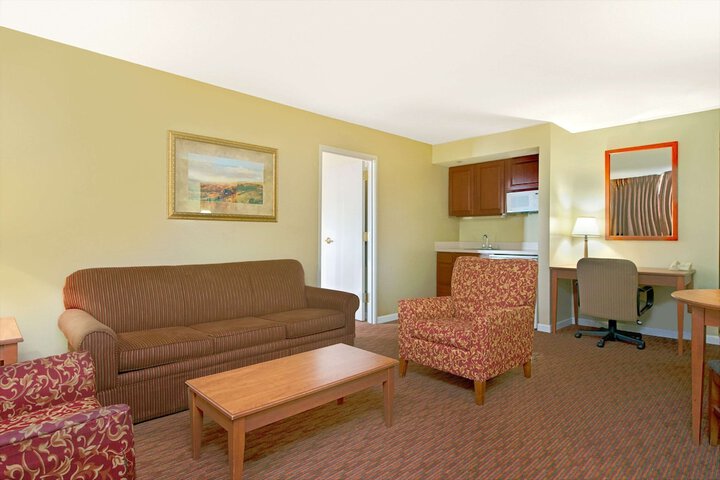 Room 7 of 13