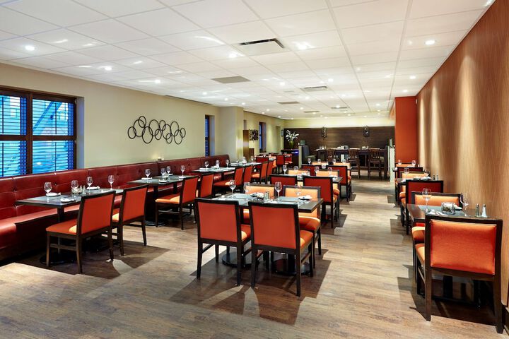 Dining 54 of 60