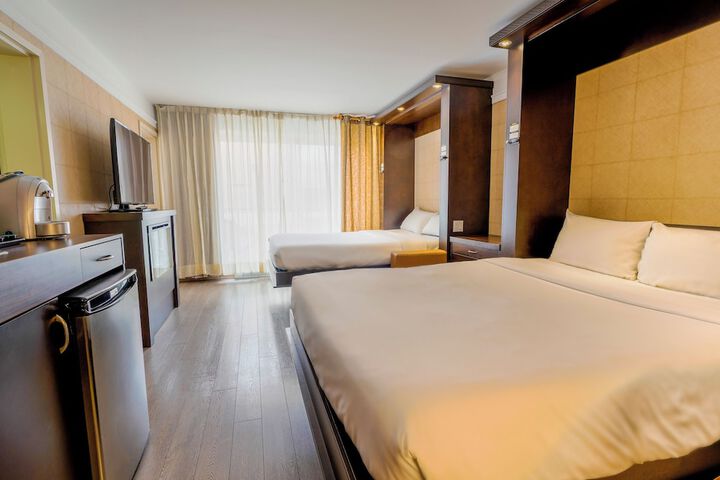Room 52 of 109
