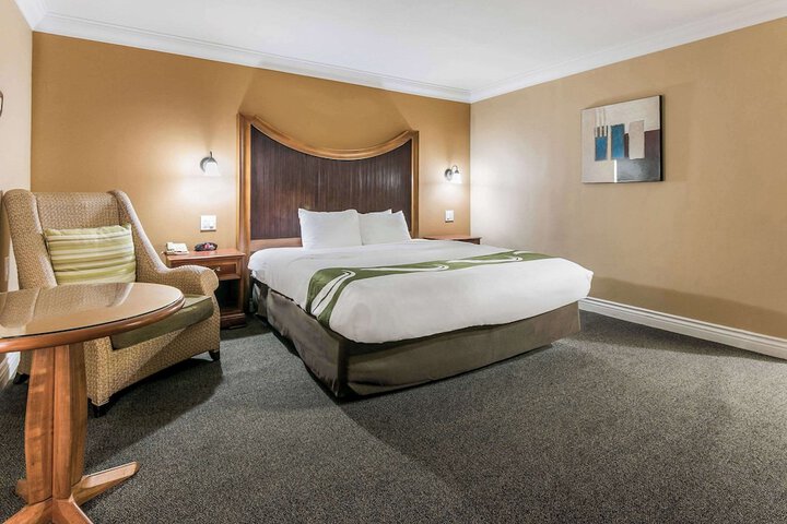 Room 14 of 27