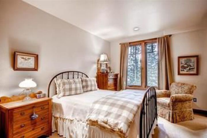Moose Lodge Highlands Area by Pinnacle Lodging
