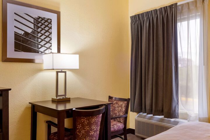 Room 12 of 39